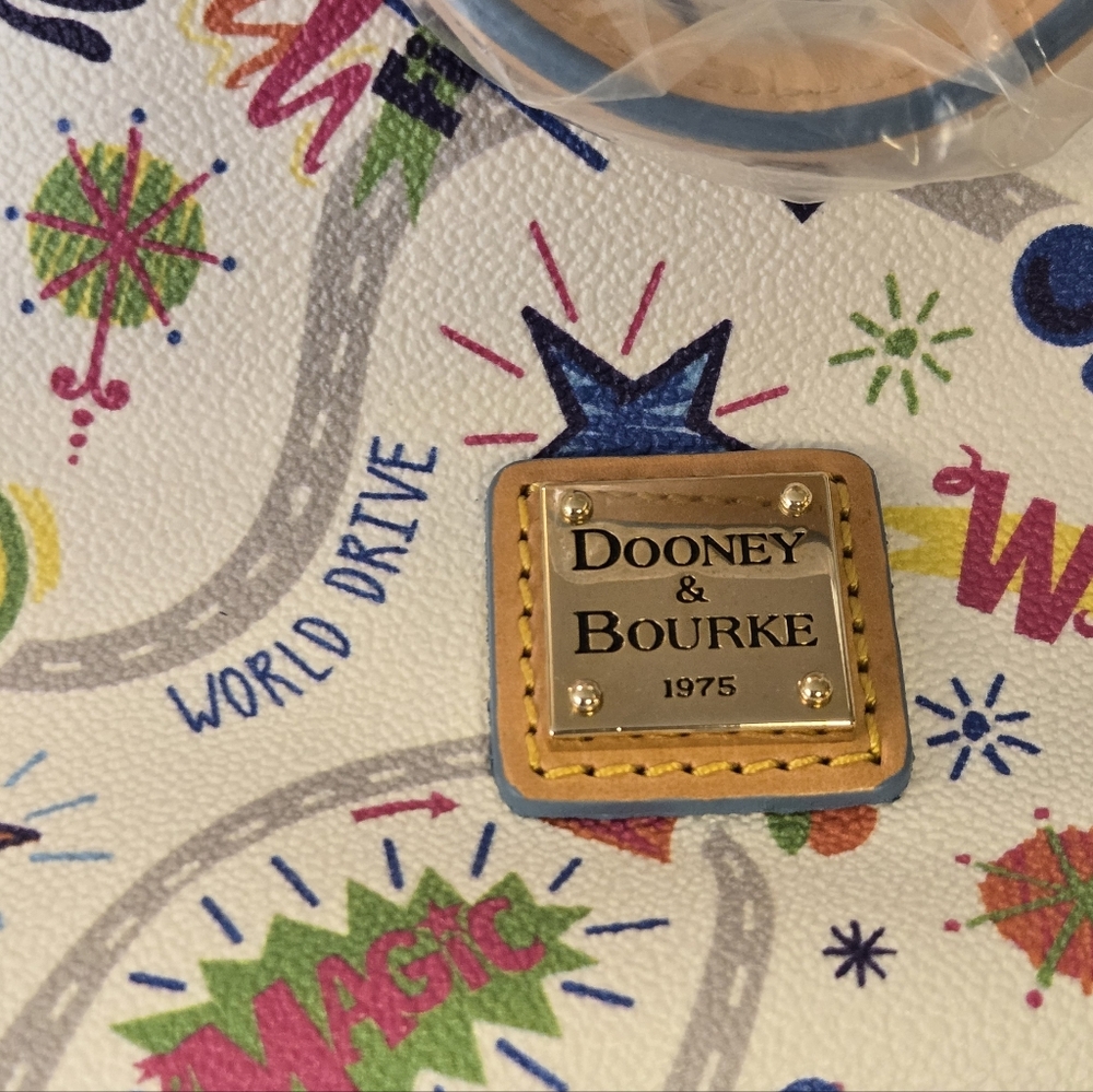 Run Disney Dooney & Bourke 2014 Walt Disney World Marathon Crossbody Purse Nwt - Picture 2 of 16